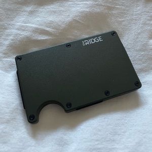The Ridge Wallet - Olive Green with Money Clip